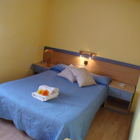 Hostal El Carmen Zaragoza Buitenkant foto