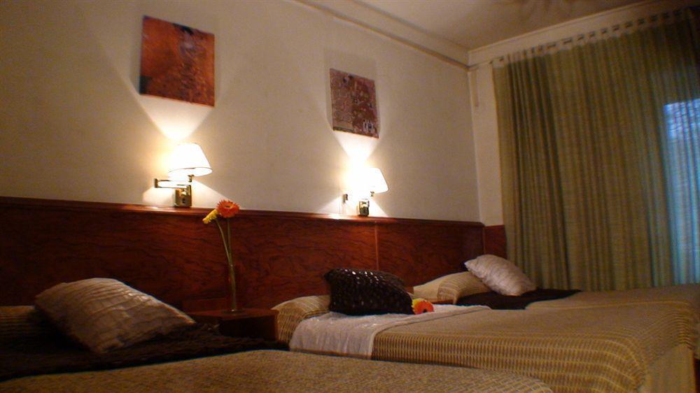 Hostal El Carmen Zaragoza Buitenkant foto