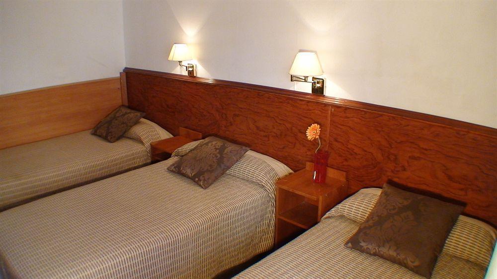 Hostal El Carmen Zaragoza Buitenkant foto
