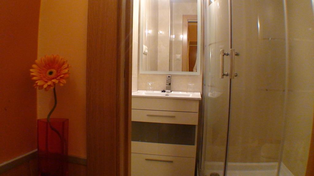 Hostal El Carmen Zaragoza Buitenkant foto