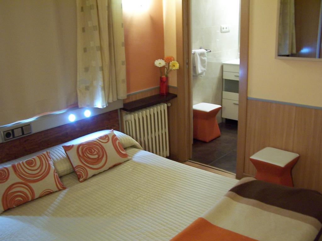 Hostal El Carmen Zaragoza Buitenkant foto