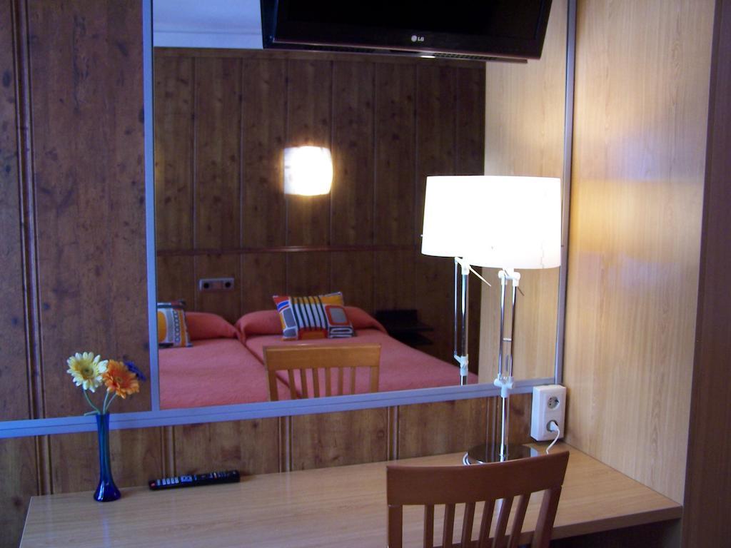 Hostal El Carmen Zaragoza Buitenkant foto